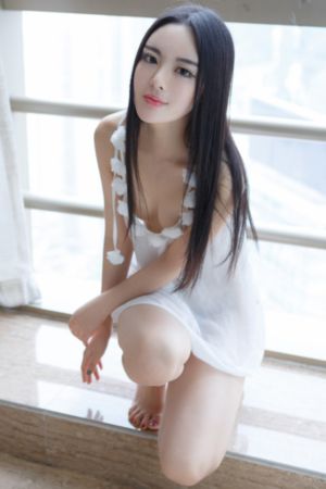 美女露着奶头光胸光屁屁动态图_720P/1080P高清国语