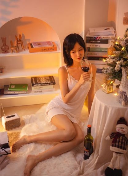 欧美背部半背纹身女_字幕高清版在线观看