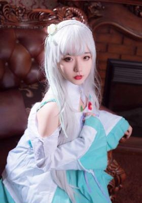 欧美夸张耳环性感_BD动漫免费观看