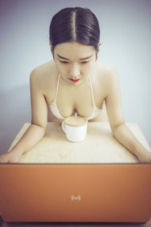 国产化妆品厂家货源_4K全集免费播放