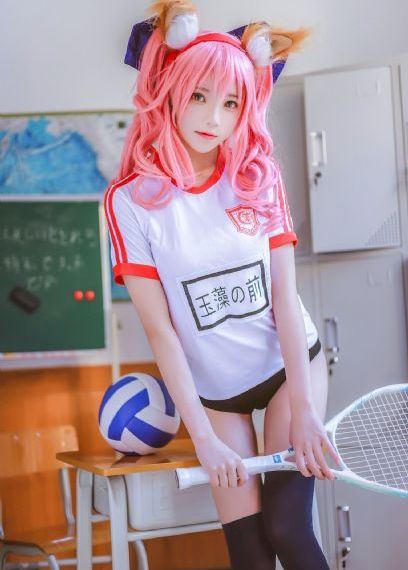 欧美舞台妆眼妆成人_4K在线视频播放