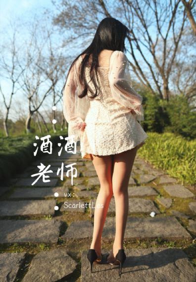 欧美街拍酒红羊绒大衣_HD电影在线看