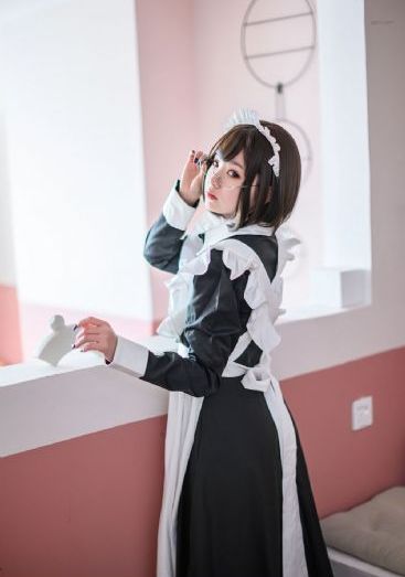 欧美街拍女头像黑白_免费观看高清版